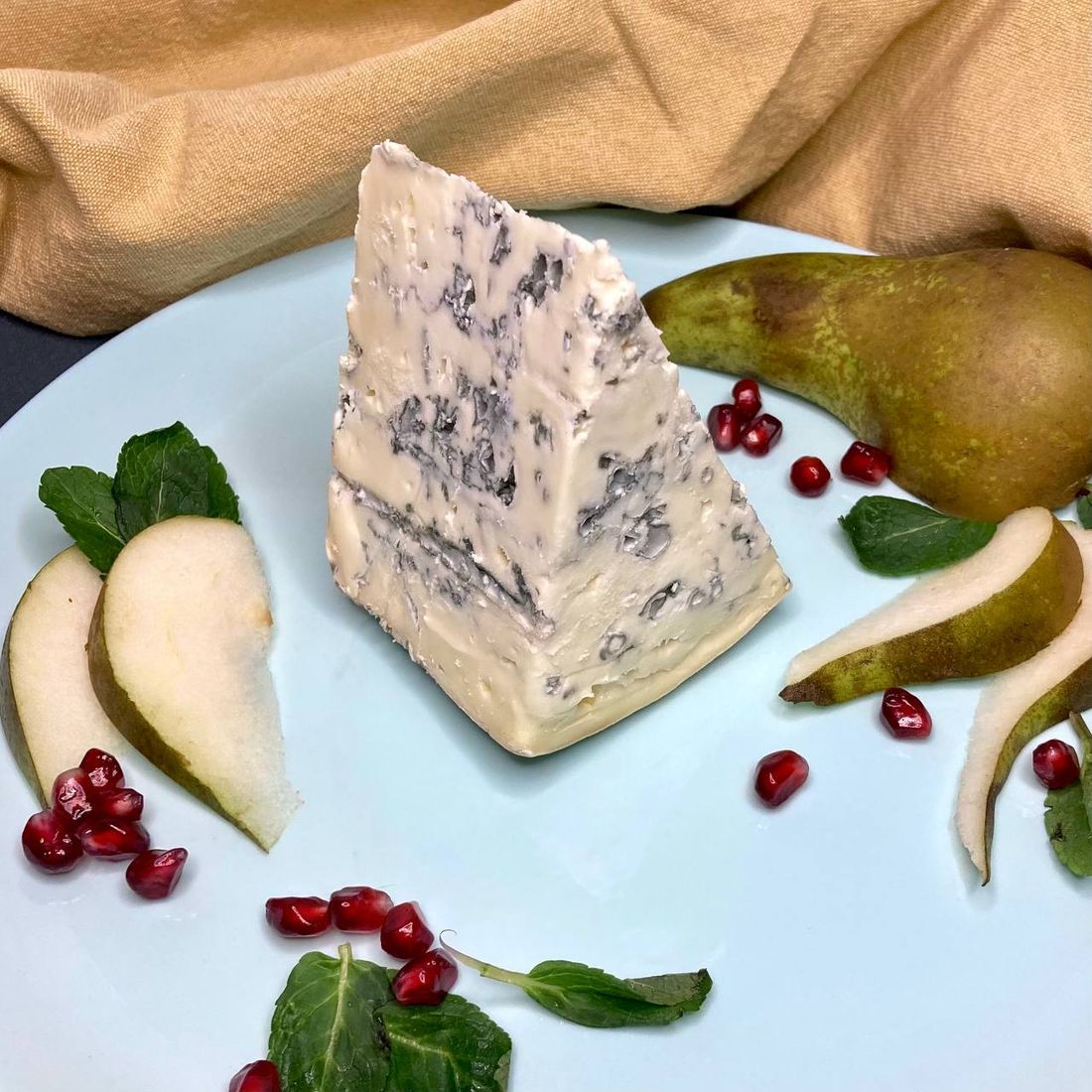 Еда, Томские новости, сыр продукты еда конкурсы гастрономия в Томске лучший сыр где купить хороший сыр интересные новости Горгонзола частной томской сыроварни признана лучшим сыром в России