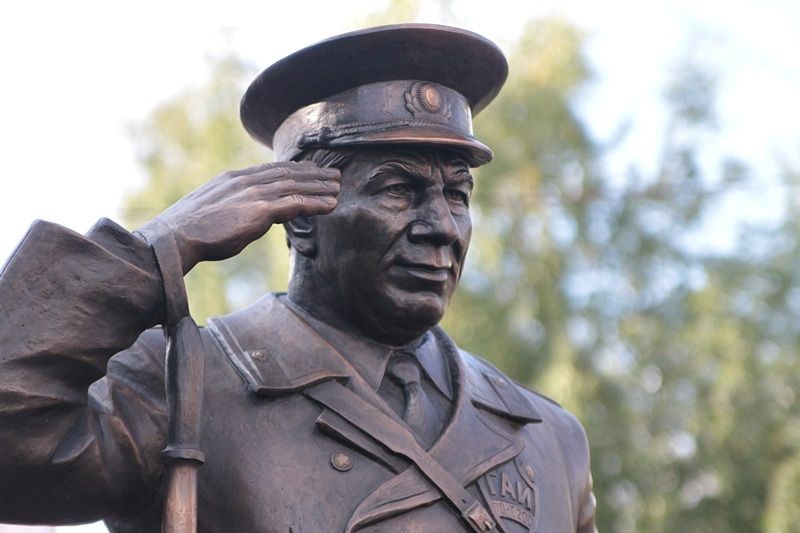 Памятники, Томские новости, Памятник Николаю Путинцеву открыли в Томске Памятник Николаю Путинцеву открыли в Томске
