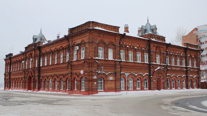 Развивайся или уходи. Зачем томские бизнесмены поселились в памятнике XIX века и при чем тут банка огурцов