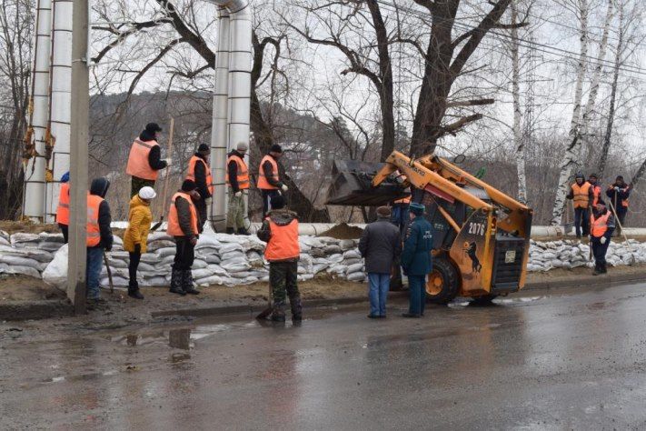 Паводок, Томские новости, В Томске ремонтируют дамбу на Степановке (ФОТО) В Томске ремонтируют дамбу на Степановке (ФОТО)