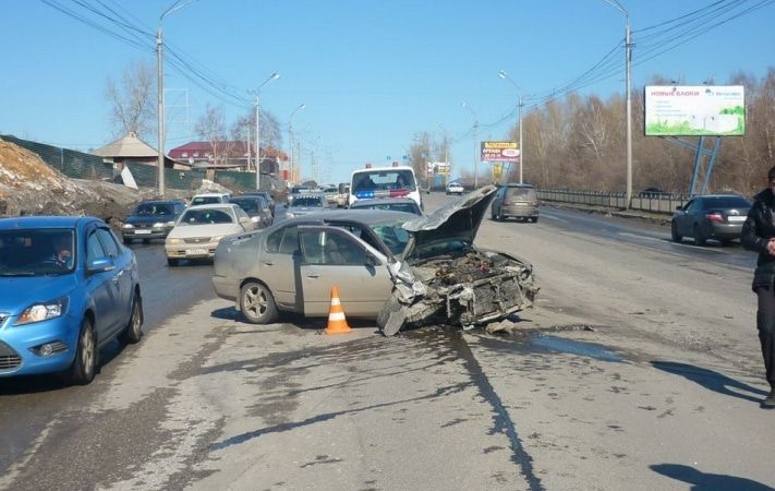 Происшествия, Томские новости, В Томске в лобовом столкновении пострадал подросток (ФОТО) В Томске в лобовом столкновении пострадал подросток (ФОТО)