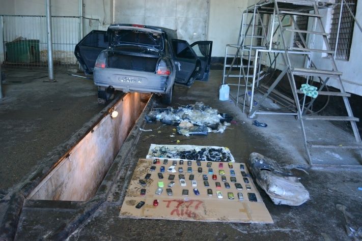 Происшествия, Томские новости, В томскую колонию в бензобаке пытались провезти 52 телефона (ФОТО) В томскую колонию в бензобаке пытались провезти 52 телефона (ФОТО)