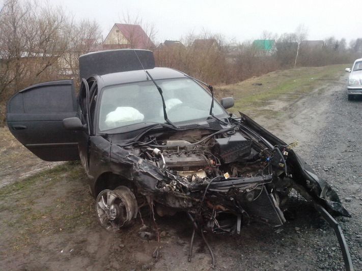 Происшествия, Томские новости, Водитель устроил ДТП под Томском и скрылся, оставив в машине раненого пассажира (ФОТО) Водитель устроил ДТП под Томском и скрылся, оставив в машине раненого пассажира (ФОТО)