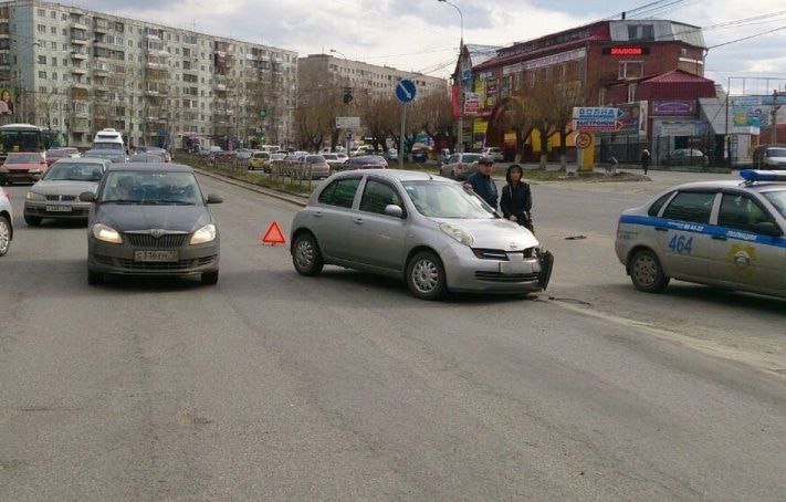 Происшествия, Томские новости, В Томске малолитражка опрокинула внедорожник В Томске малолитражка опрокинула внедорожник