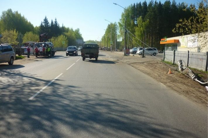 Томские новости, На Богашевском тракте в Томске лихач врезался в два автомобиля и столб На Богашевском тракте в Томске лихач врезался в два автомобиля и столб