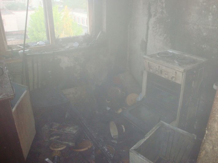 Происшествия, Томские новости, В Томске пожарные спасли пятерых человек из горящего дома (ФОТО) В Томске пожарные спасли пятерых человек из горящего дома (ФОТО)