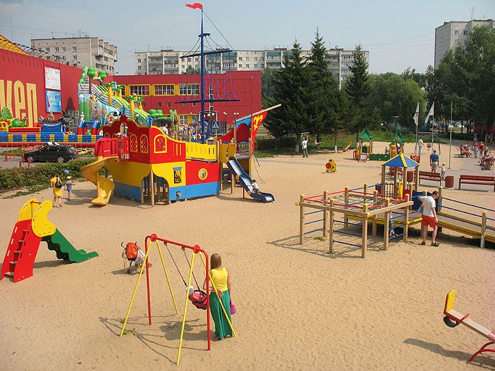 Городское благоустройство, Томские новости, Сквер возле &laquo;Томских товаров&raquo; могут переименовать в Сквер студотрядов Сквер возле &laquo;Томских товаров&raquo; могут переименовать в Сквер студотрядов