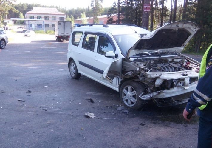 Происшествия, Томские новости, На трассе под Томском Lada опрокинула грузовик На трассе под Томском Lada опрокинула грузовик