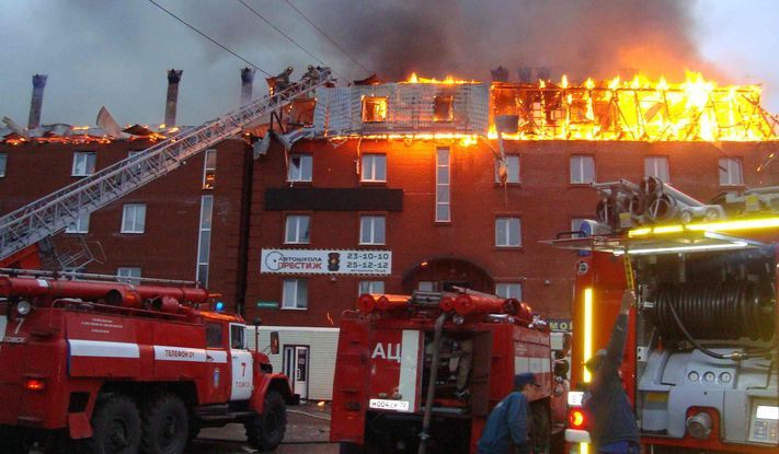 Происшествия, Томские новости, В Томске пожарные несколько часов тушили дом на пер.Знаменский (ФОТО) В Томске пожарные несколько часов тушили дом на пер.Знаменский (ФОТО)