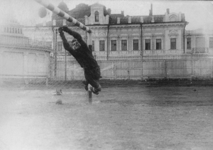 Памятники, Томские новости, На могиле легендарного томского вратаря установят памятник На могиле легендарного томского вратаря установят памятник