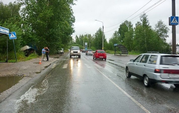 Происшествия, Томские новости, КамАЗ сбил девушку на пешеходном переходе в Томске КамАЗ сбил девушку на пешеходном переходе в Томске