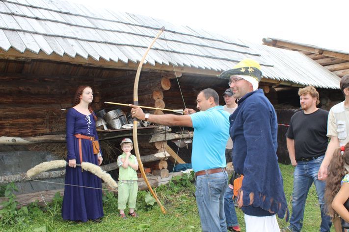 Конкурсы и акции, Томские новости, В томском селе выбирали лучшего кузнеца, катались на маламутах и стреляли из лука (ФОТО) В томском селе выбирали лучшего кузнеца, катались на маламутах и стреляли из лука (ФОТО)