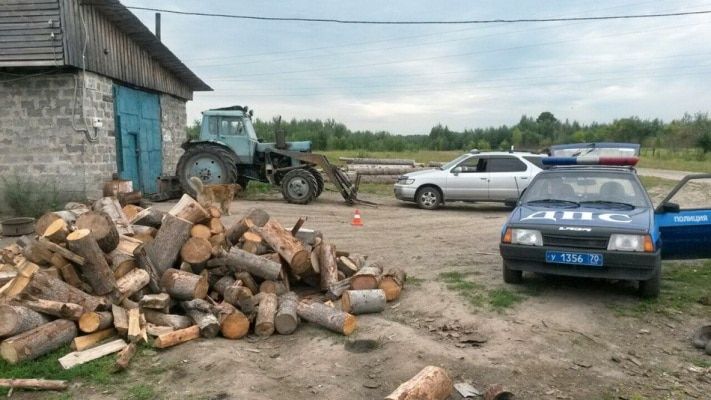 Происшествия, Томские новости, В томском селе водитель пытался на ходу починить трактор и попал под его колеса В томском селе водитель пытался на ходу починить трактор и попал под его колеса