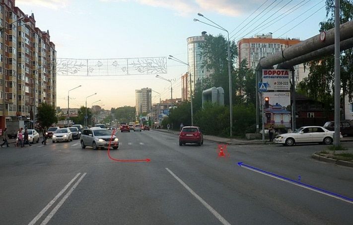 Происшествия, Томские новости, Девушка-пассажир пострадала в ДТП на Комсомольском в Томске Девушка-пассажир пострадала в ДТП на Комсомольском в Томске