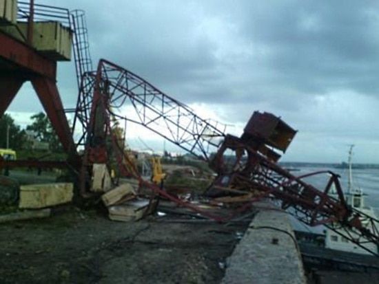 Происшествия, Томские новости, В Томске упал грузовой кран. Машинист погиб В Томске упал грузовой кран. Машинист погиб