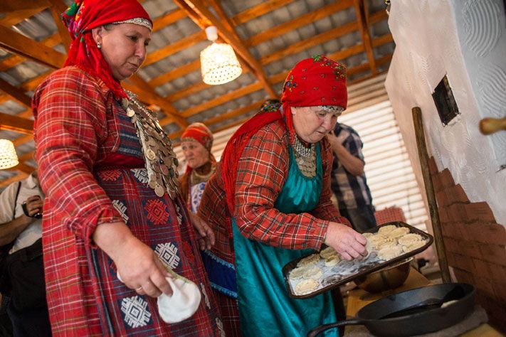 Хроники &laquo;Томского Этнофорума&raquo;.Как нас учили готовить удмуртские перепечи