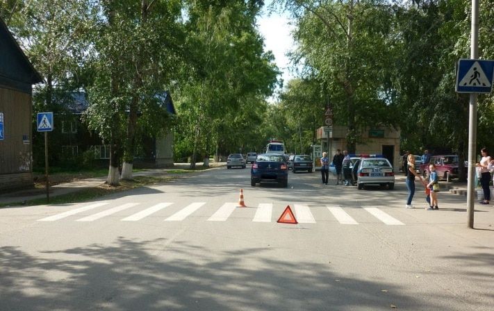 Происшествия, Томские новости, Водитель иномарки сбил 8-летнюю девочку в Томске Водитель иномарки сбил 8-летнюю девочку в Томске