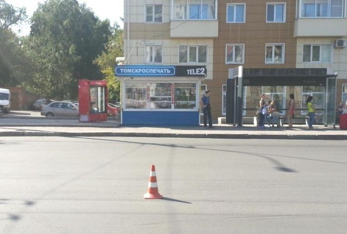 Происшествия, Томские новости, В Томске &laquo;Газель&raquo; сбила девушку, переходившую дорогу в неположенном месте В Томске &laquo;Газель&raquo; сбила девушку, переходившую дорогу в неположенном месте