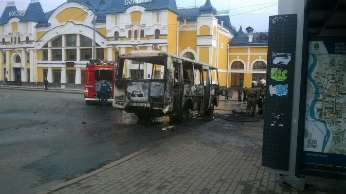 Происшествия, Томские новости, На площади у Томска-I загорелся автобус (ФОТО) На площади у Томска-I загорелся автобус (ФОТО)