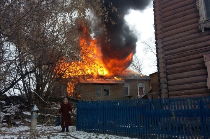 Происшествия, Томские новости, В выходные в Томске загорелись три деревянных дома (ФОТО) В выходные в Томске загорелись три деревянных дома (ФОТО)