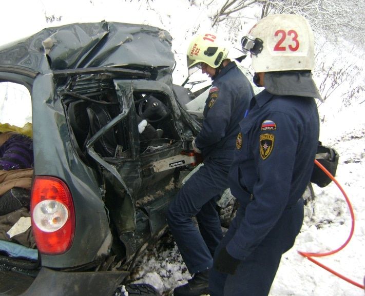 Происшествия, Томские новости, На трассе под Томском &laquo;Нива&raquo; столкнулась с бензовозом. Трое погибли (ФОТО) На трассе под Томском &laquo;Нива&raquo; столкнулась с бензовозом. Трое погибли (ФОТО)