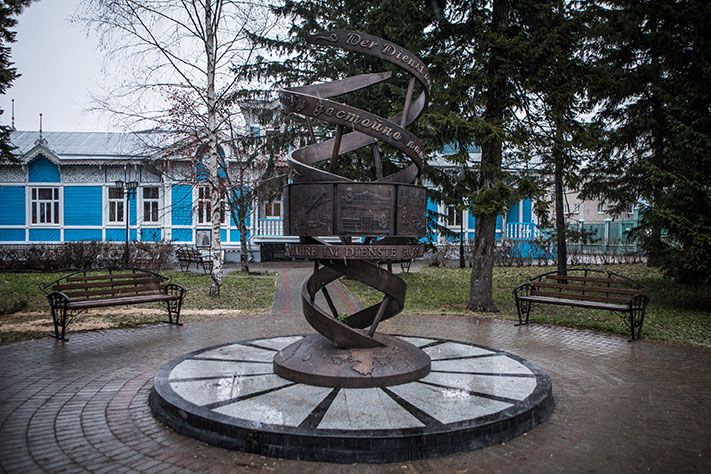 Фото недели.Памятник 250-летию переселения немцев в Россию открыли в Томске