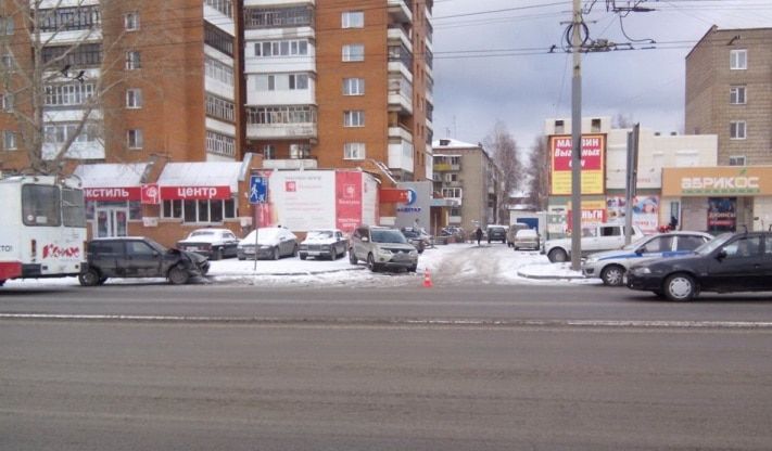 Происшествия, Томские новости, В Томске в ДТП пострадала пожилая женщина-пассажир В Томске в ДТП пострадала пожилая женщина-пассажир