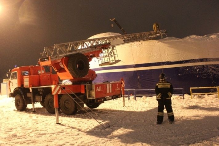 Происшествия, Томские новости, Томские пожарные помогли восстановить купол передвижного дельфинария (ФОТО) Томские пожарные помогли восстановить купол передвижного дельфинария (ФОТО)