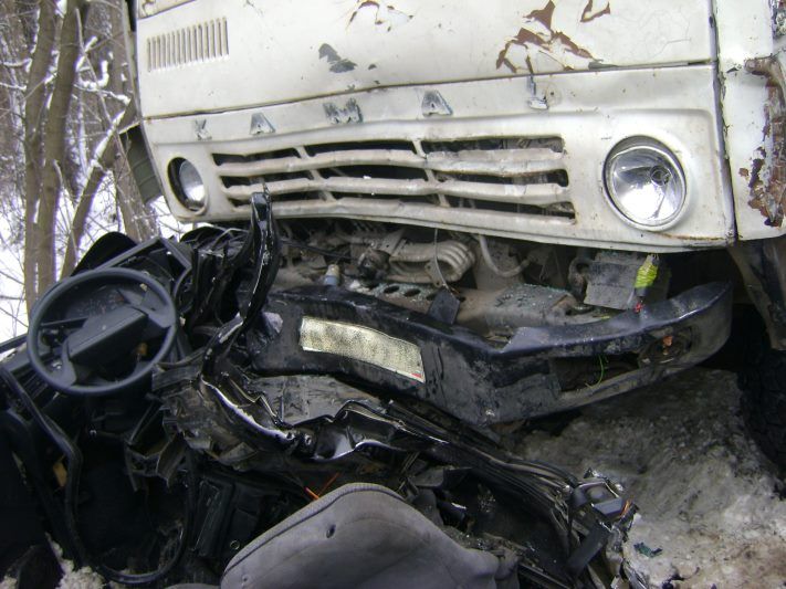 Происшествия, Томские новости, В Томске три человека погибли при столкновении ВАЗа и КамАЗа (ФОТО) В Томске три человека погибли при столкновении ВАЗа и КамАЗа (ФОТО)