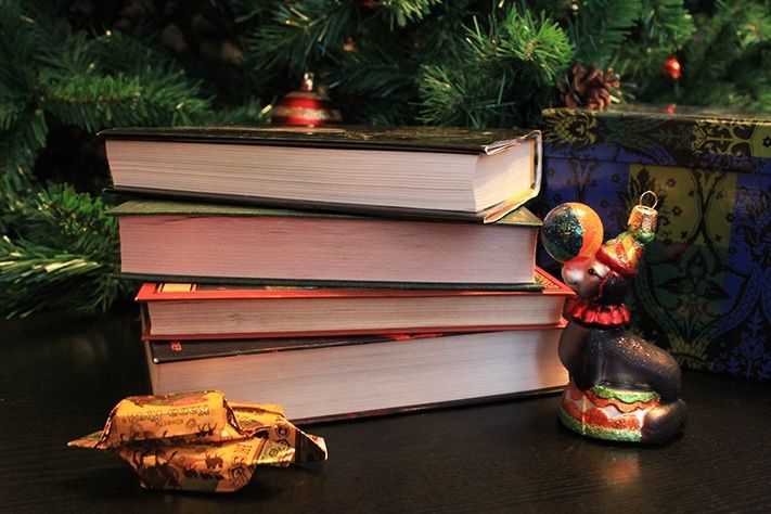 Книжный день.Что почитать на каникулах: десять книг для подростков