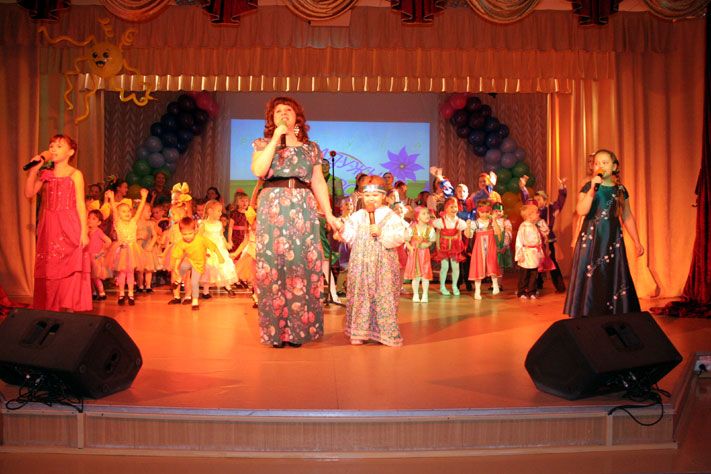 Газпромнефть-Восток, Томские новости, Маленькие парабельцы подарили мамам &laquo;Радужное настроение&raquo; Маленькие парабельцы подарили мамам &laquo;Радужное настроение&raquo;