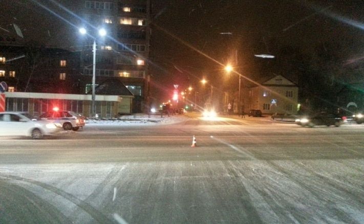 Происшествия, Томские новости, В Томске столкнулись иномарка и маршрутный ПАЗ, один человек пострадал В Томске столкнулись иномарка и маршрутный ПАЗ, один человек пострадал