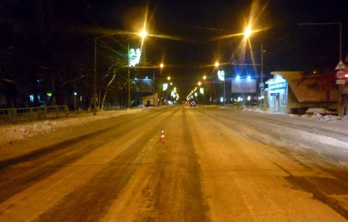 Происшествия, Томские новости, Ночью в Томске иномарка врезалась в остановившуюся на светофоре &laquo;Калину&raquo;, один человек п Ночью в Томске иномарка врезалась в остановившуюся на светофоре &laquo;Калину&raquo;, один человек пострадал