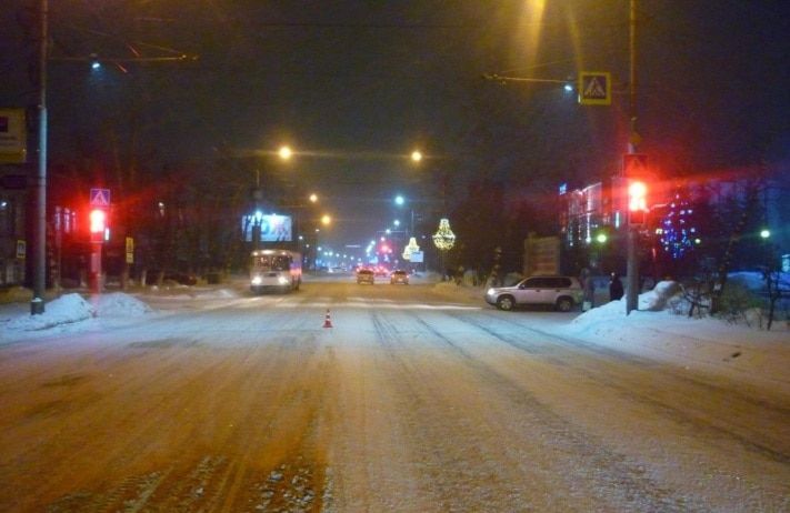 Происшествия, Томские новости, В Томске на Пушкина иномарка сбила ребенка, переходившего дорогу на &laquo;красный&raquo; В Томске на Пушкина иномарка сбила ребенка, переходившего дорогу на &laquo;красный&raquo;