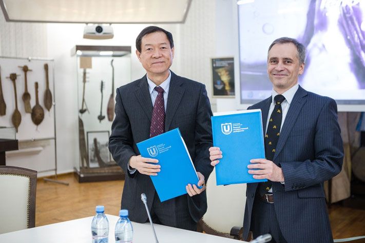 Образование и наука, Томские новости, Томский госуниверситет посетила делегация Шаньдуньской академии наук из Китая (ВИДЕО) Томский госуниверситет посетила делегация Шаньдуньской академии наук из Китая (ВИДЕО)