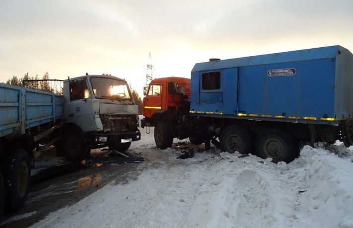 Происшествия, Томские новости, В Томске два человека получили травмы при столкновении МАЗа и КамАЗа В Томске два человека получили травмы при столкновении МАЗа и КамАЗа