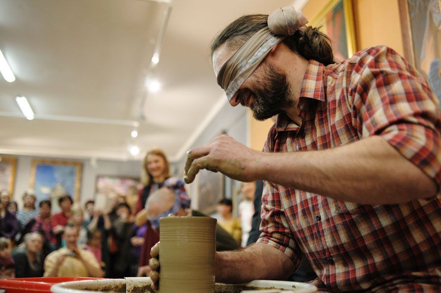 Фото недели.Битва гончаров и керамическое дефиле в Томске