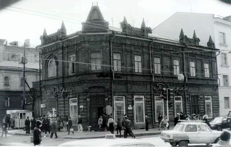 Городские детали: Три двери доходного дома Соболевой