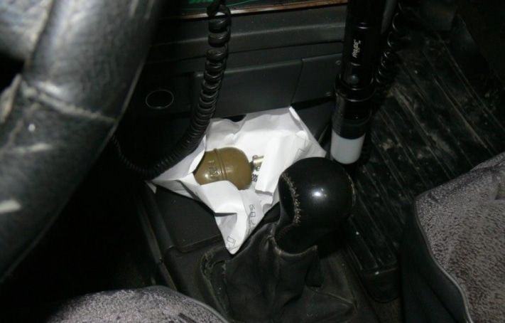 Происшествия, Томские новости, Северские полицейские изъяли у водителя муляж гранаты Северские полицейские изъяли у водителя муляж гранаты