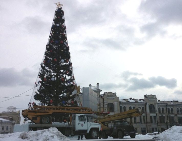 Томские новости, В Томске начали демонтировать иллюминацию на городских ёлках В Томске начали демонтировать иллюминацию на городских ёлках