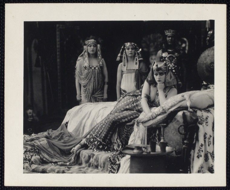 Как одеться в театр?17 актуальных советов для дам