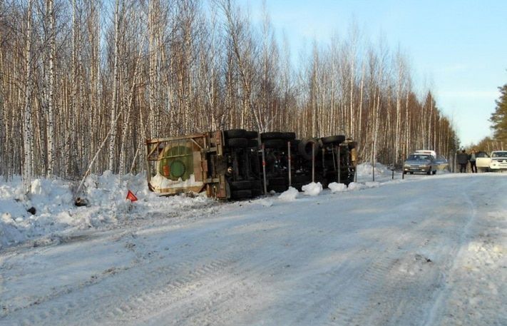 Происшествия, Томские новости, На севере Томской области перевернулся пьяный водитель газовоза На севере Томской области перевернулся пьяный водитель газовоза