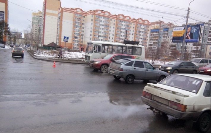 Происшествия, Томские новости, Пятилетняя девочка и пожилая женщина пострадали в ДТП в Томске Пятилетняя девочка и пожилая женщина пострадали в ДТП в Томске