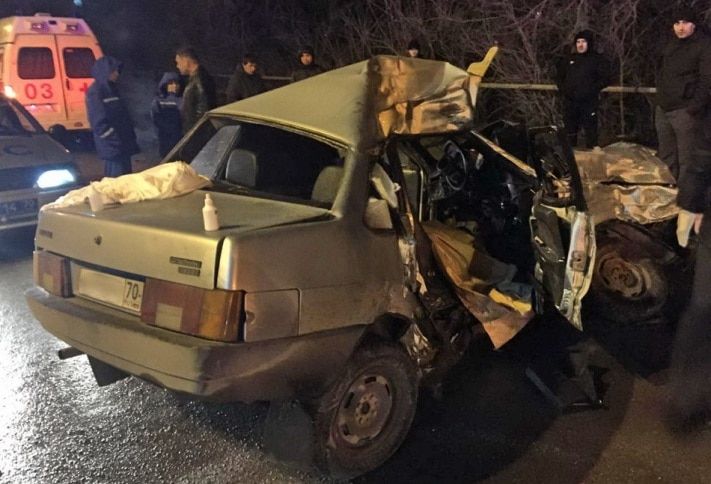 Происшествия, Томские новости, Водитель и пассажир ВАЗа погибли, столкнувшись с грузовиком в Томске Водитель и пассажир ВАЗа погибли, столкнувшись с грузовиком в Томске
