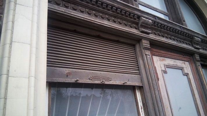 Городские детали: старые жалюзи лыгинских особняков