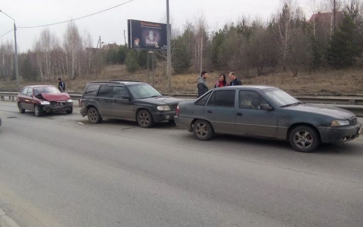 Происшествия, Томские новости, В Томске при столкновении трех попутных автомобилей пострадал ребенок В Томске при столкновении трех попутных автомобилей пострадал ребенок