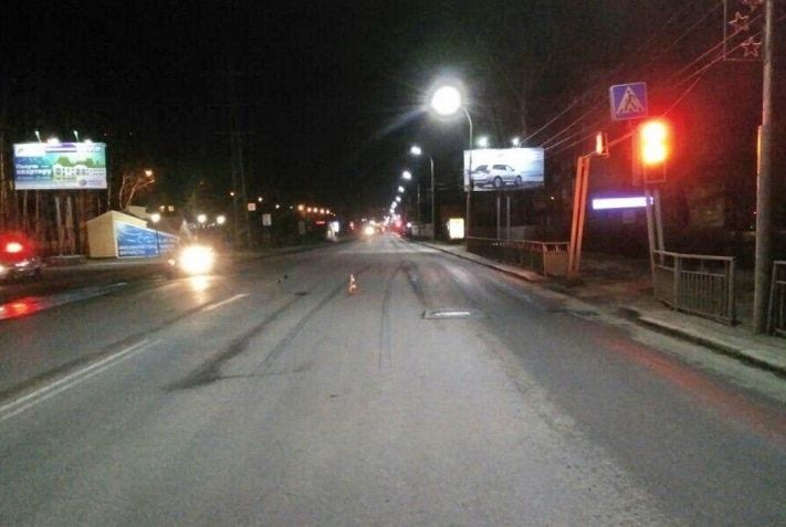 Происшествия, Томские новости, В Томске сбили двух пьяных пешеходов, переходивших дорогу на «красный» В Томске сбили двух пьяных пешеходов, переходивших дорогу на «красный»