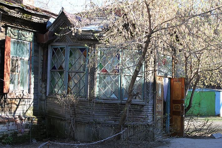 Городские детали: витражи на Никитина