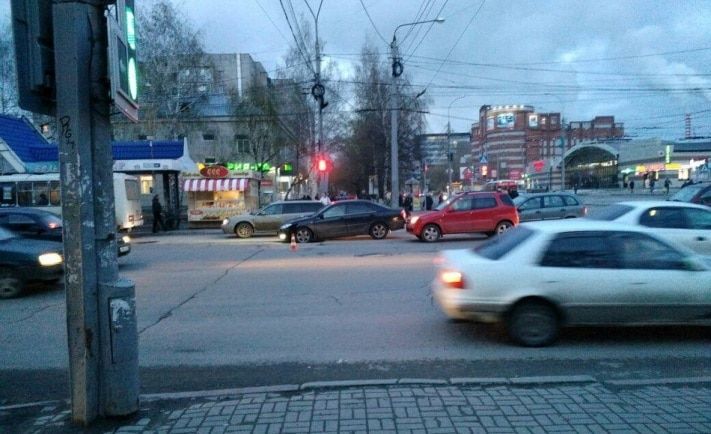 Происшествия, Томские новости, В Томске на светофоре иномарка сбила девочку В Томске на светофоре иномарка сбила девочку