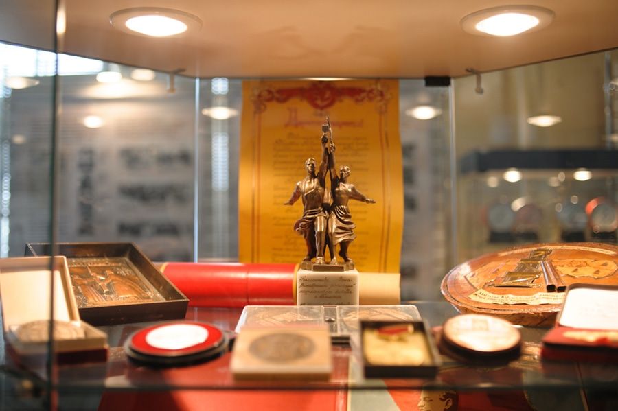 75 лет томской промышленности.Завод «Манотомь»: волчки на ёлках, юбилейные манометры и запалы для «лимонок»